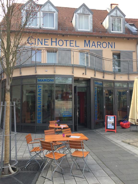 Budova, kde se hotel nachází