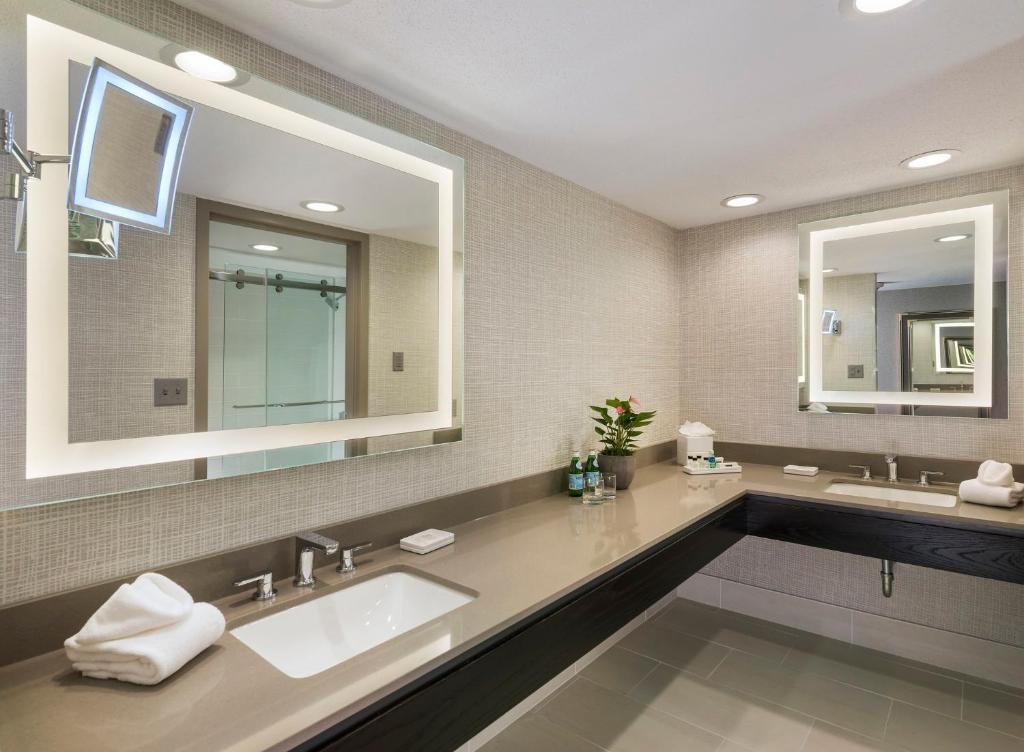 Crowne Plaza Providence-Warwick (Airport), an IHG Hotel - 