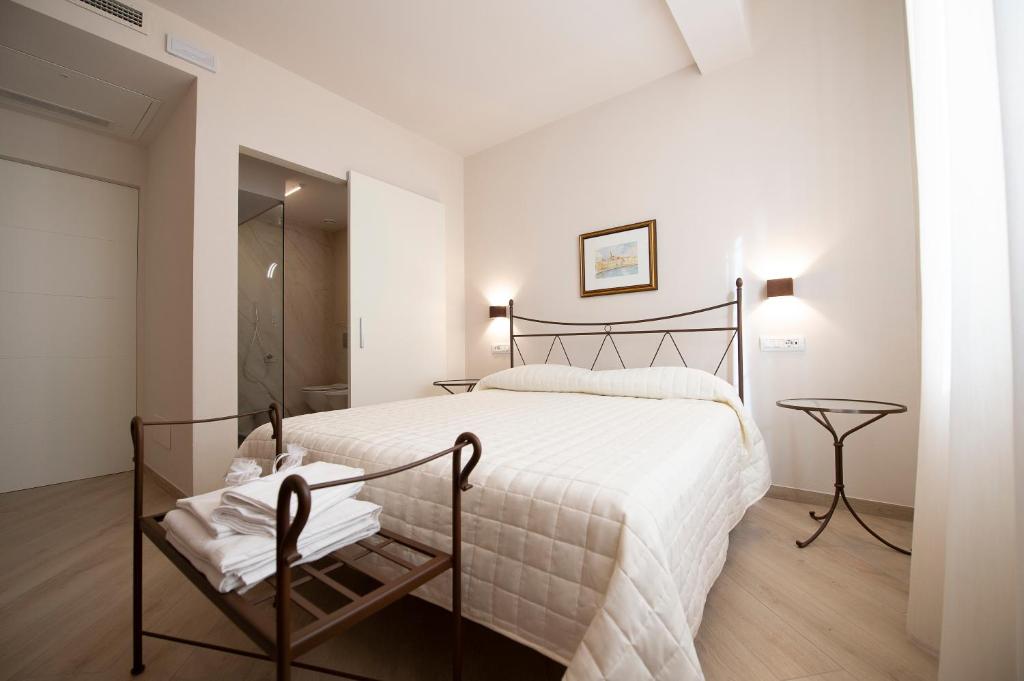 Villino Micol camere a due passi dal mare - Double Room With Garden View