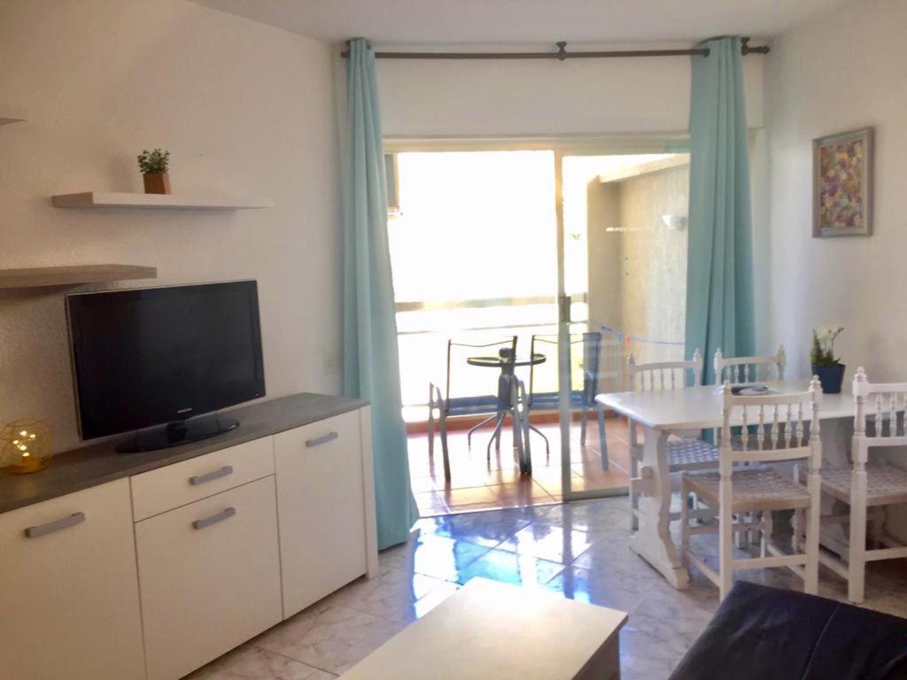 Kuchyňa alebo kuchynka v ubytovaní Apartamentos Apal Chinasol