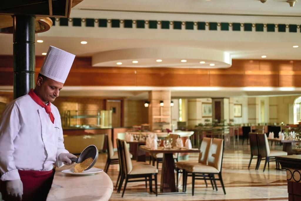 Mövenpick Hotel Cairo - Media City - 12