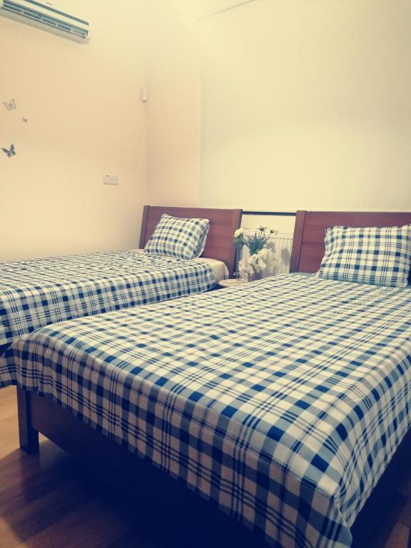 Postel nebo postele na pokoji v ubytování Irinas country home!