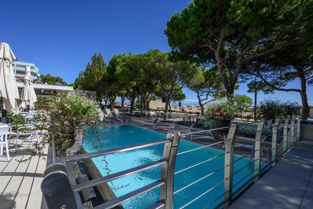 Bazén v ubytování Grand Hotel Playa nebo v jeho okolí