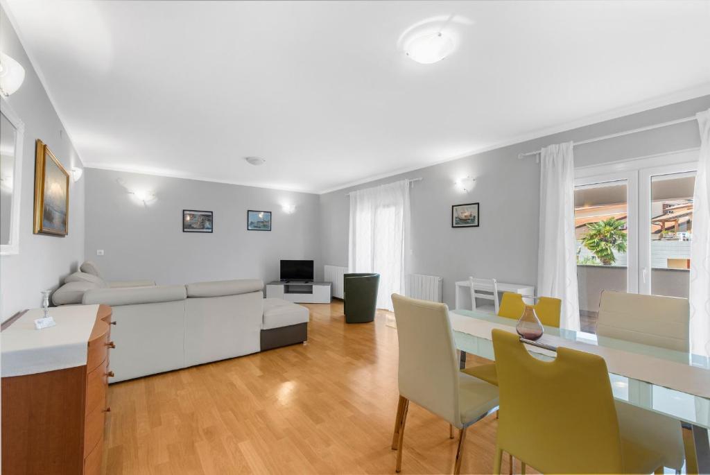 Posezení v ubytování Villa Hope - Apartments with Shared Pool