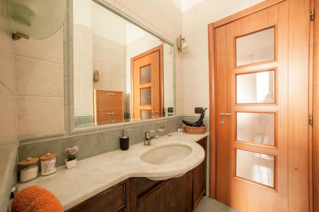 A bathroom at Stanza Privata in Casa Condivisa - Private Room in Shared Home