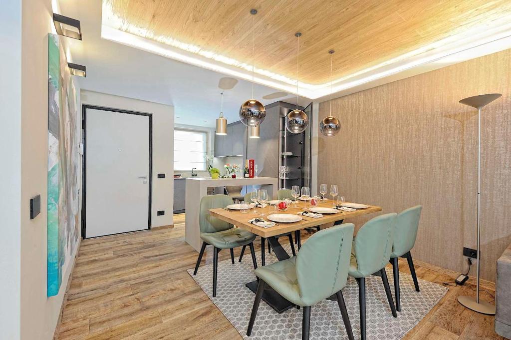 Fotografie z fotogalerie ubytování Lux Domotic Apt-Chalet Dolomites v destinaci Pinzolo