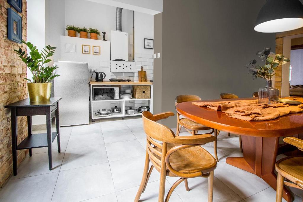 Old Town Centrum Residence Apartments - Loft Three-Bedroom Apartment With Dining Room