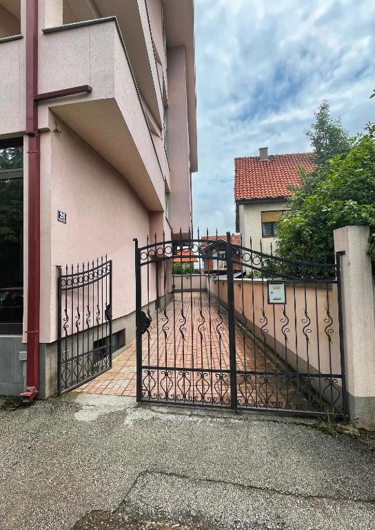 Budova, kde se apartmán nachází