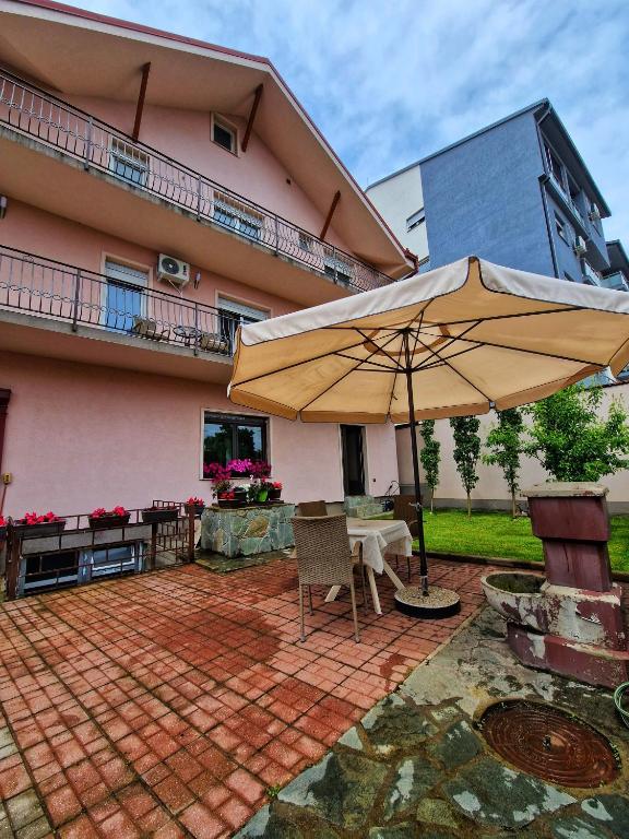 Budova, kde se apartmán nachází
