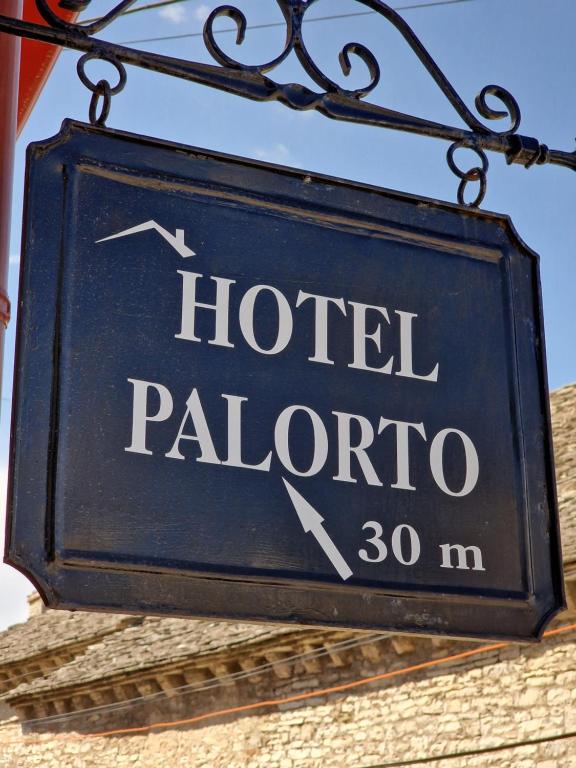 Certifikát, hodnocení, plakát nebo jiný dokument vystavený v ubytování Palorto Traditional Hotel