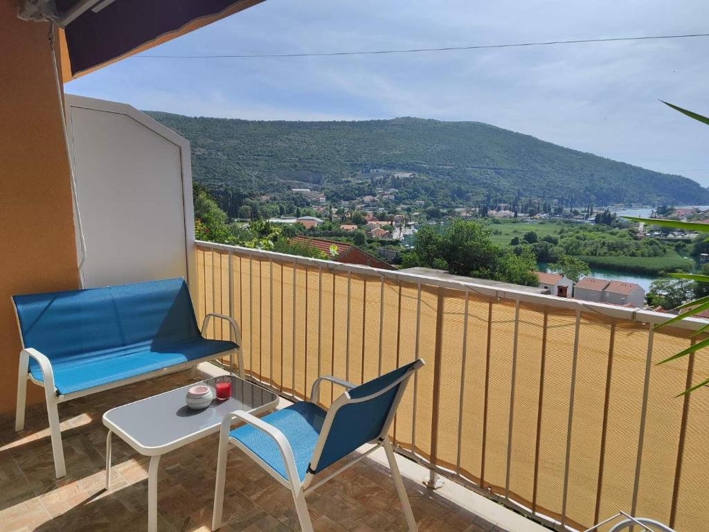 Výhľad na hory alebo výhľad na hory priamo z apartmánu