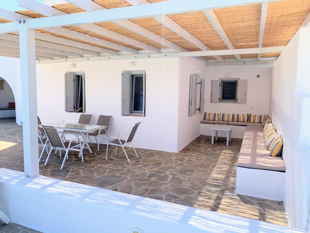 Posezení v ubytování Quiet 2-bedroom sea view villa with shared pool
