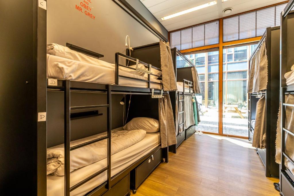 Postel nebo postele na pokoji v ubytování Hostelle - women only hostel Amsterdam