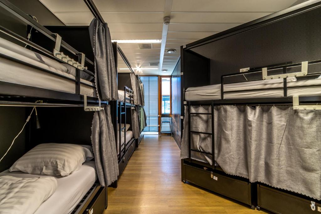 Postel nebo postele na pokoji v ubytování Hostelle - women only hostel Amsterdam