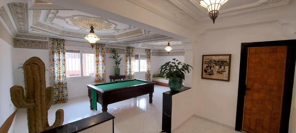 Biliár nebo kulečník v ubytování CASA ZOUINA
