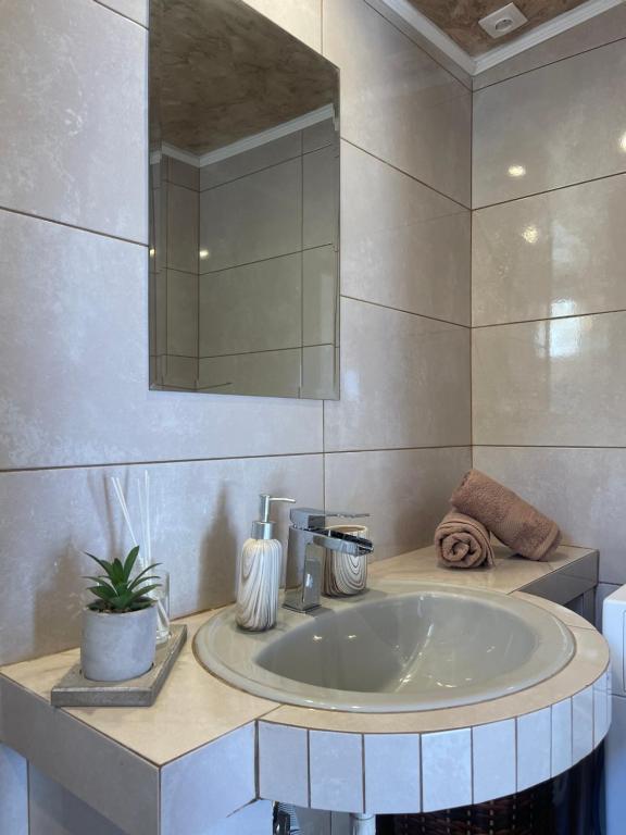 Phòng tắm tại Alepochori Apartments