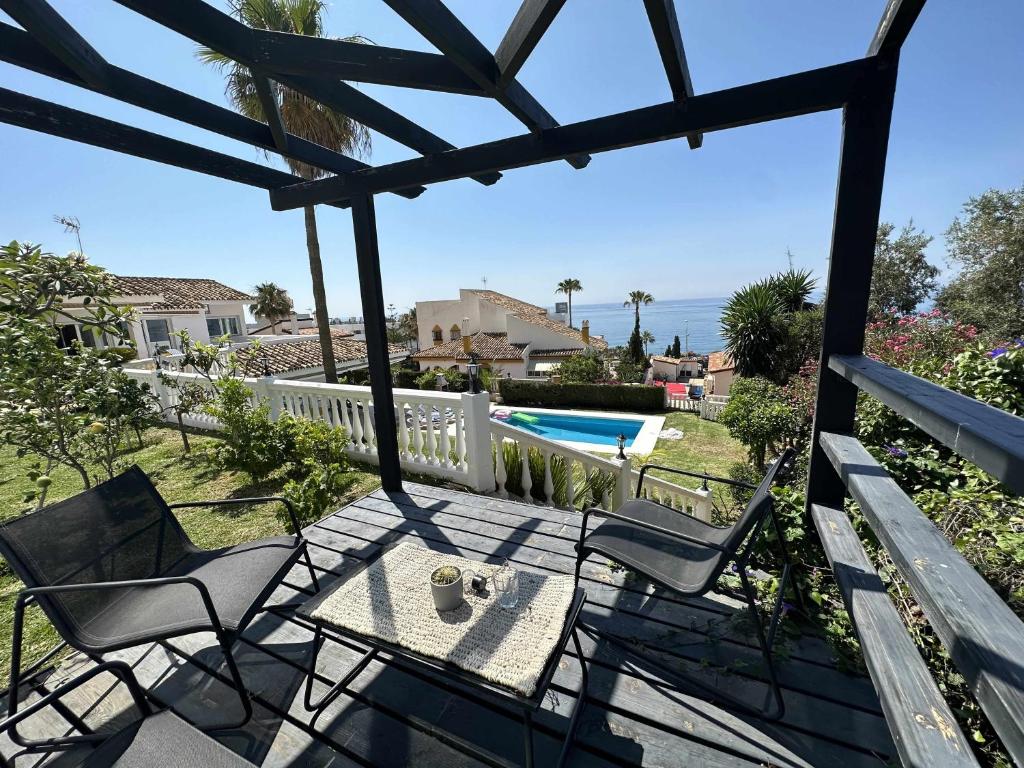 Zdjęcie z galerii obiektu Villa Zebra sea view beach across the street w mieście Benalmádena