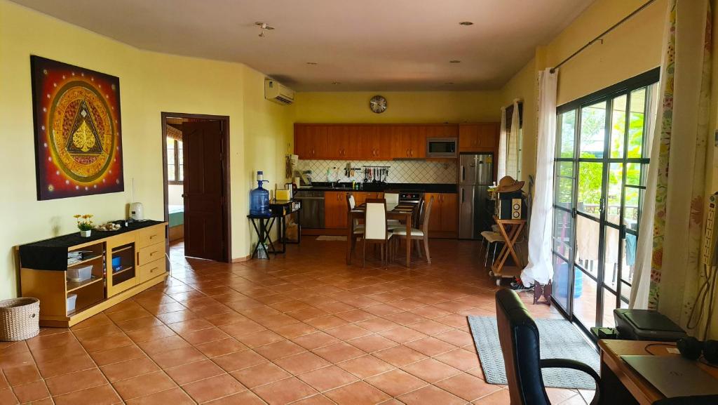 Kuchyň nebo kuchyňský kout v ubytování Seabreeze Residence 145