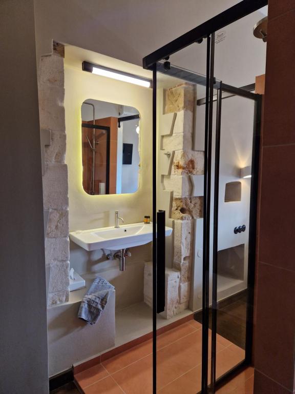 Mosaic Venetian Harbour Suites - 13