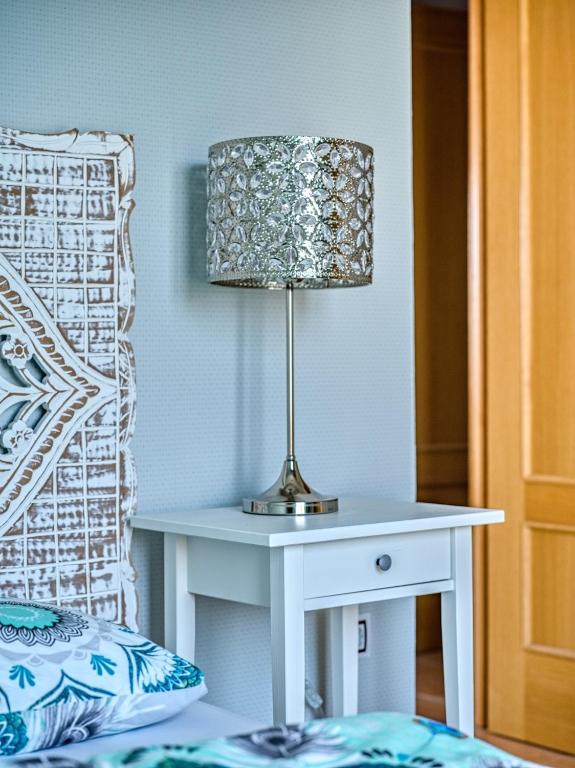 A bed or beds in a room at Villa Origo Mare 1236 in Majanicho