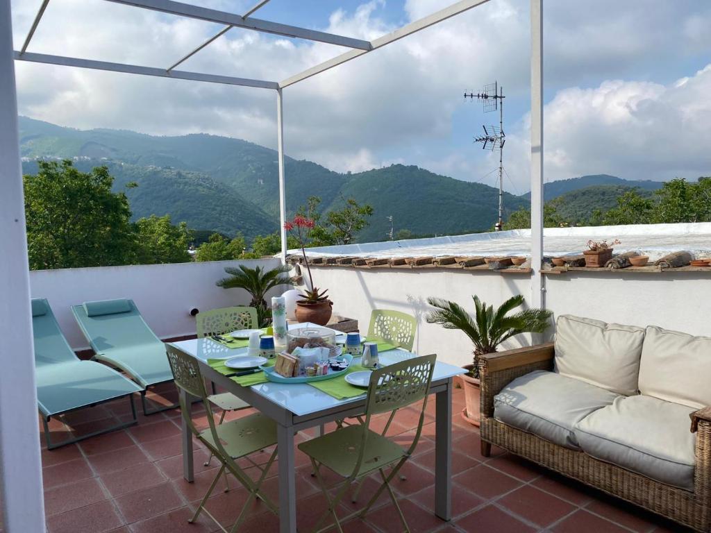 Nespecifikovaný výhled na hory nebo výhled na hory při pohledu z bed and breakfast