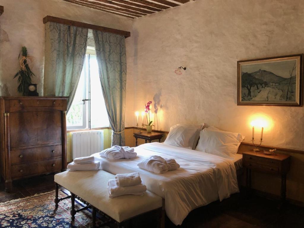 Domaine du Très-Haut - Château de Montanges - Habitación Triple Con Vista Al Jardín