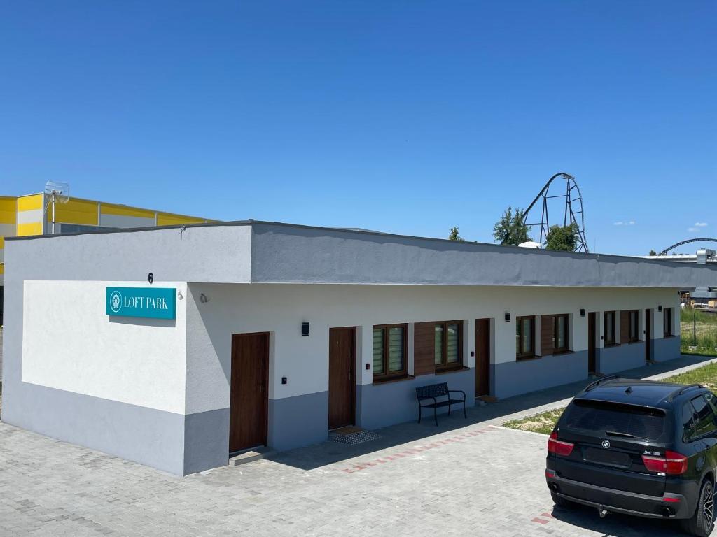 Loft Park Zator, lokalizacja przy wej Parku - 1