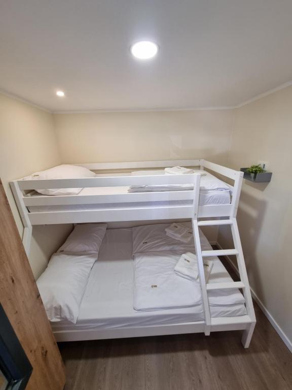 Postel nebo postele na pokoji v ubytování Mobile home Sofija