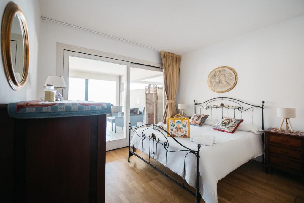 Taormina Lux & Elite Apartments - Taormina Holidays - 11
