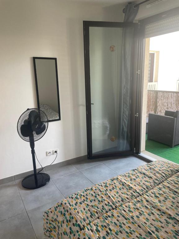 Fotografia z galérie ubytovania F2 50 m2 avec place de parking en ss privative et Clim chambre v destinácii Montpellier
