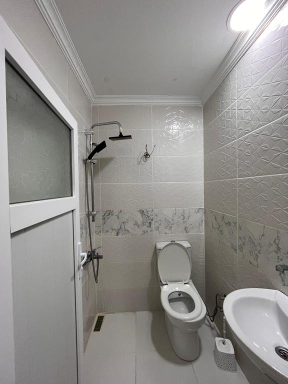 MAVİ KÖŞK UZUNGÖL - Habitación Cuádruple Con Vista Al Jardín