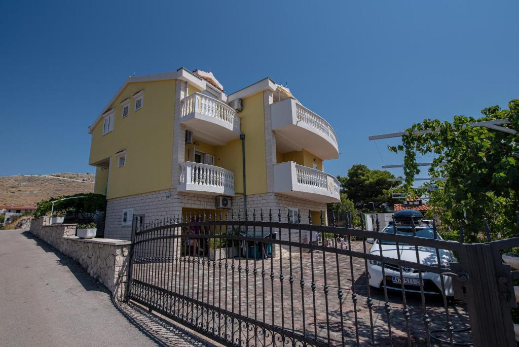 Budova, kde se apartmán nachází
