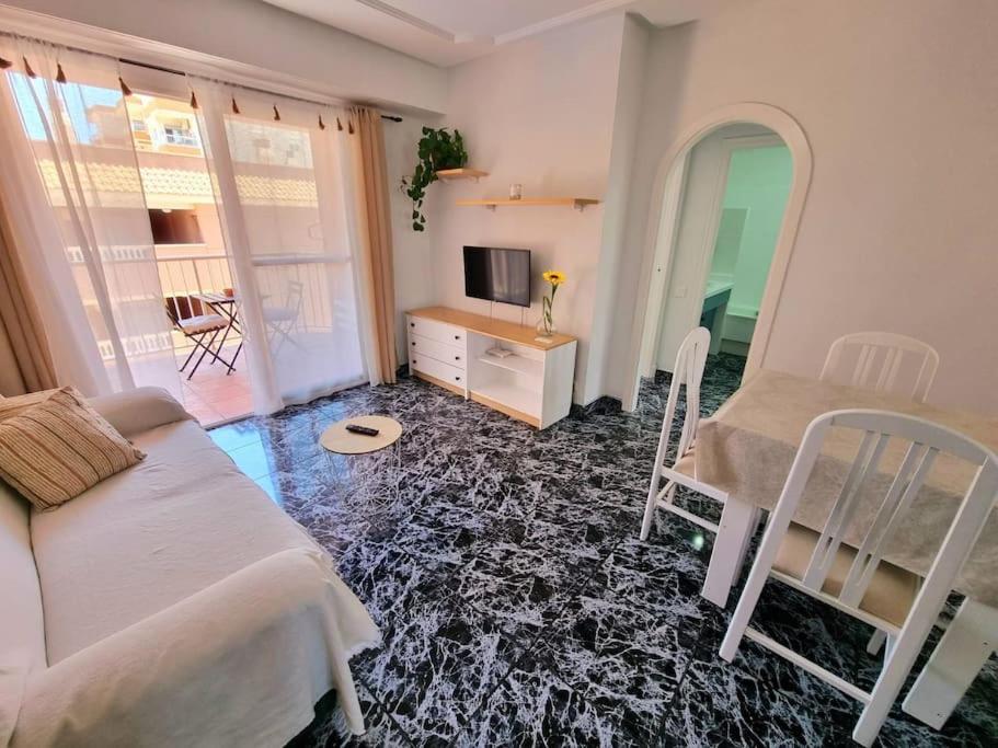 Apartment Sunflower Gran Playa, Santa Pola, Spain