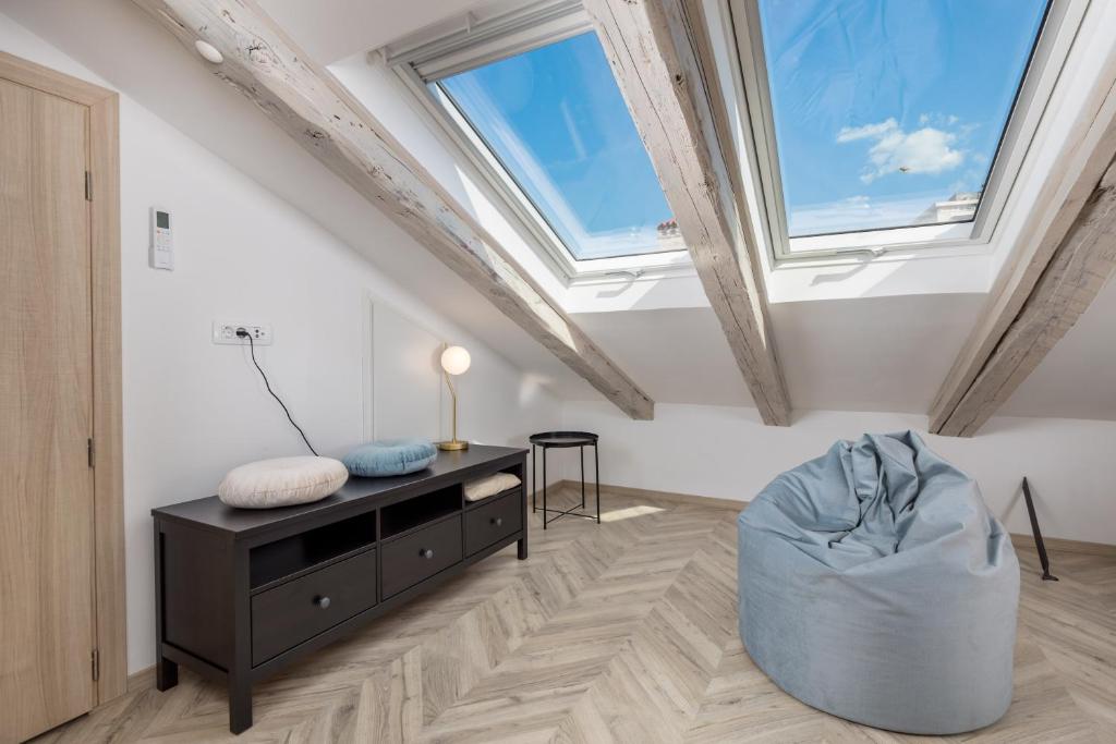 Apartments Madeleine - 17