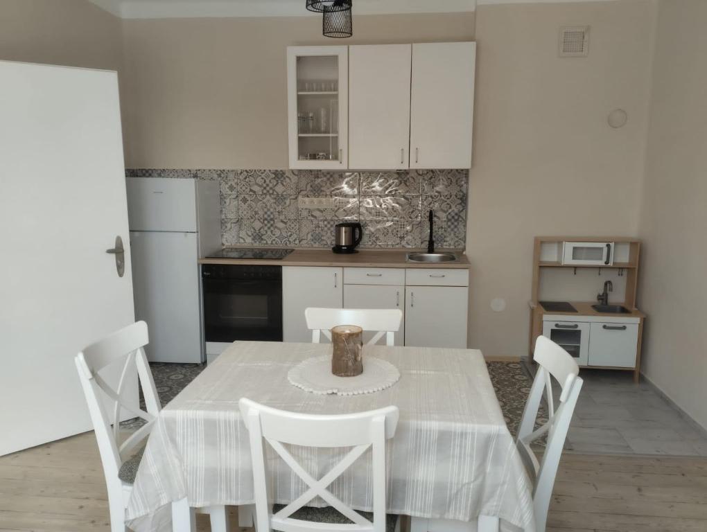 Kuchyň nebo kuchyňský kout v ubytování Apartmány Chmelničky
