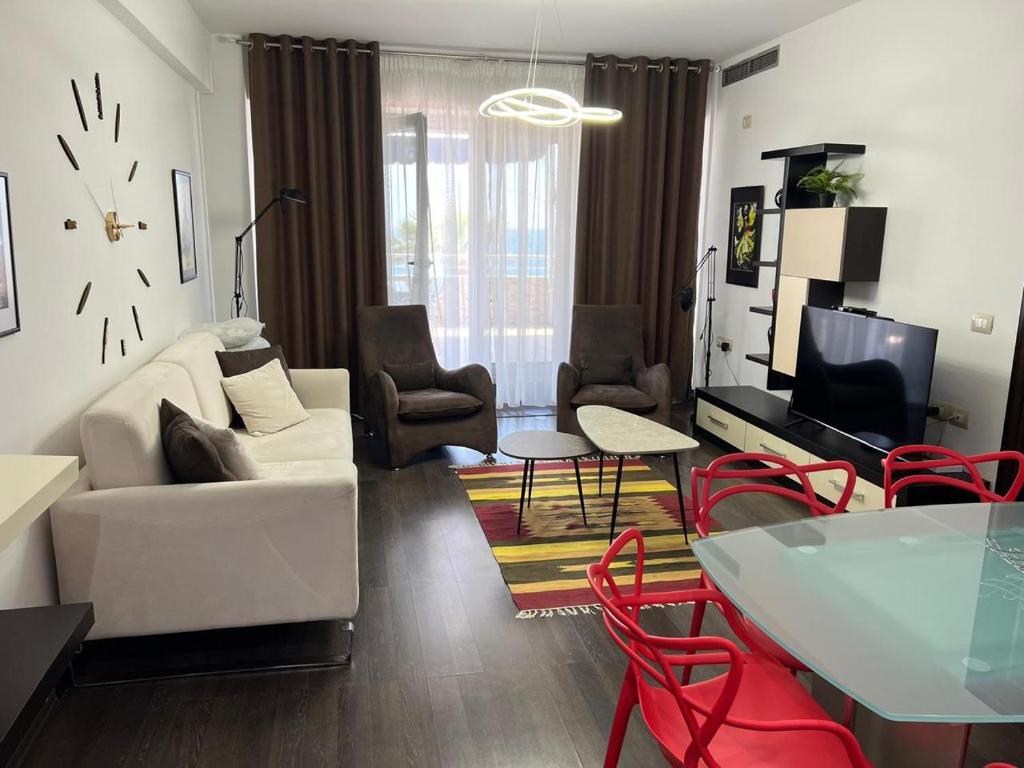 Cactus Coastal: 3-Bedroom Condo - Image 4