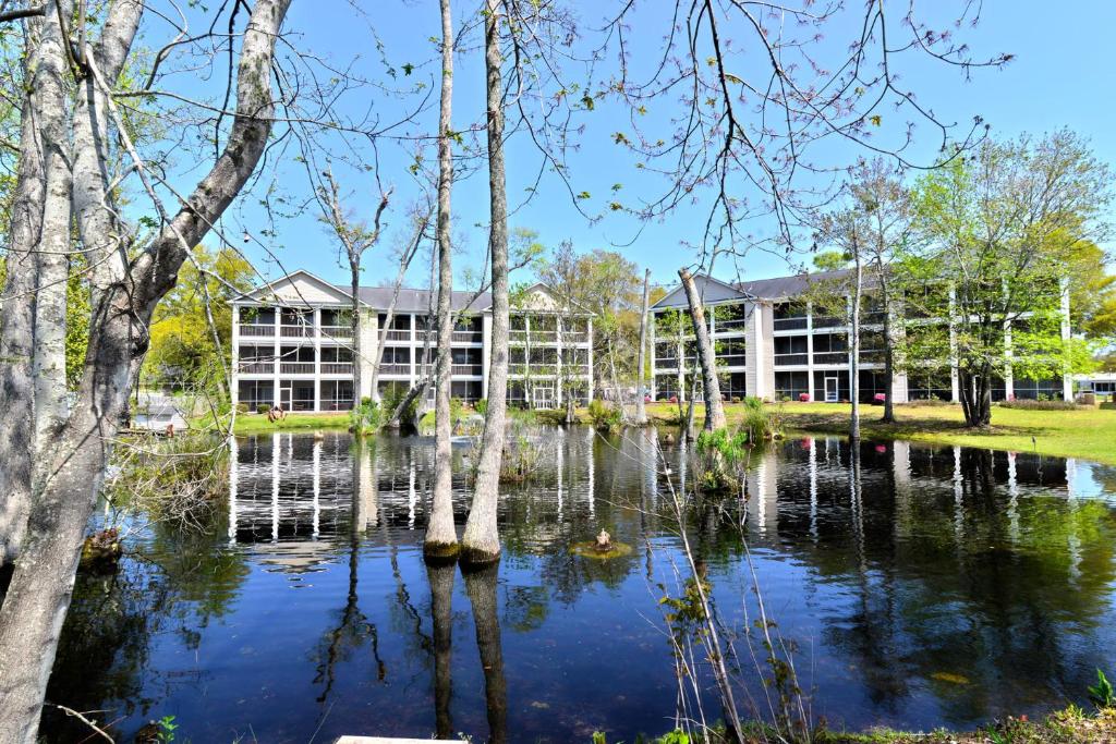 Blick auf einen Fluss in der Nähe des Ferienhauses