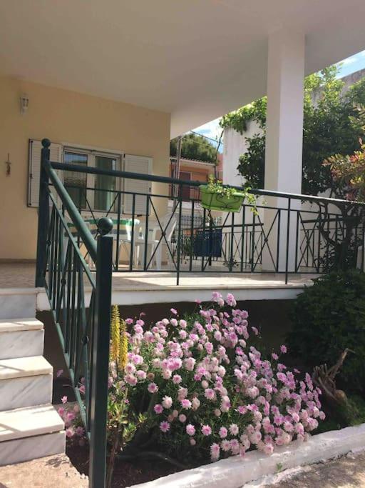 Zahrada ubytování Charming Cottage 2 Mins Walk to Beach
