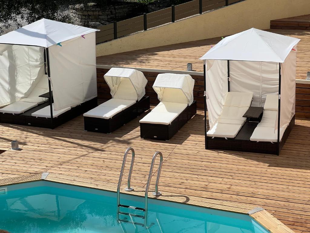 The swimming pool at or close to Votsalo Pool Apts