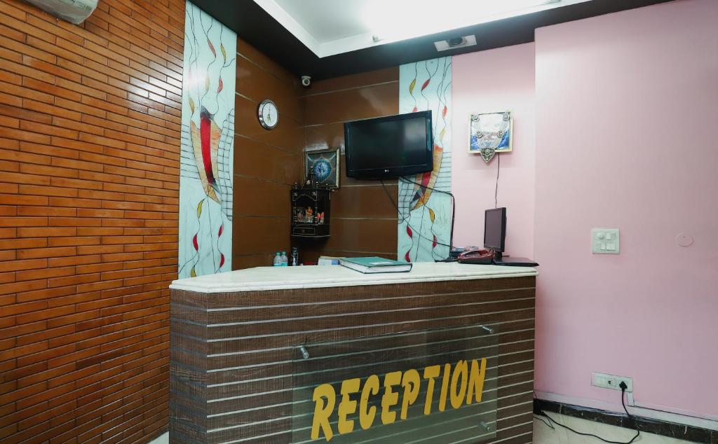 Vstupní hala nebo recepce v ubytování Super Hotel O J P Inn Near Patel Nagar Metro Station