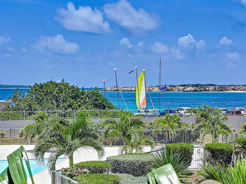 Costa Rose, beach front, pool, Orient Bay, Orient Bay (updated prices 2024)