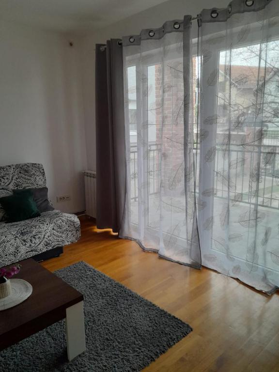 Apartment Ken, Surčin – Updated 2023 Prices