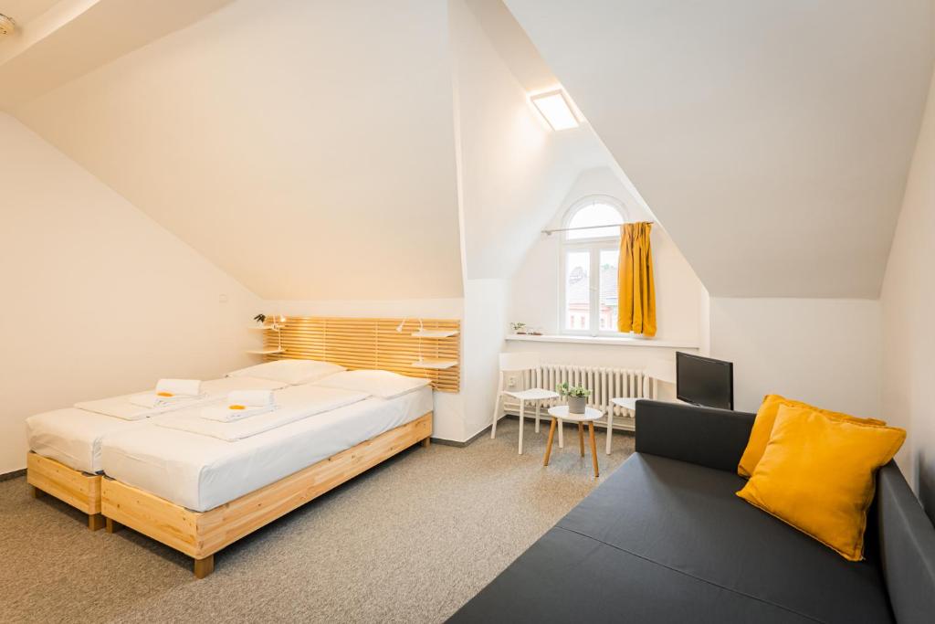 Self-service Hotel Ostaš Praha - Family Room With Private Bathroom