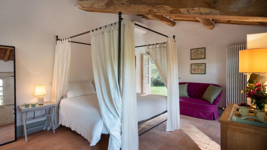 A bed or beds in a room at ANTICIANA 8, Emma Villas