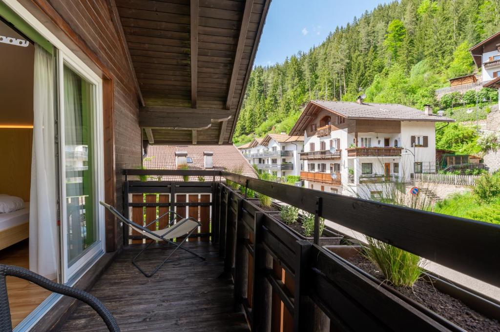 Nespecifikovaný výhled na hory nebo výhled na hory při pohledu z hotelu