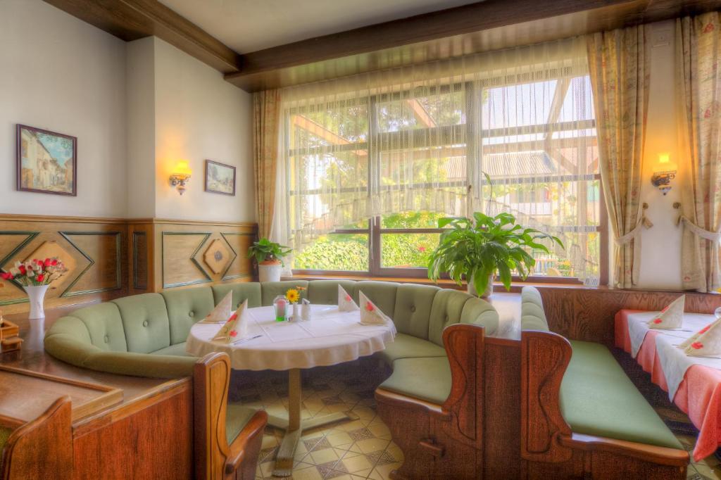 Posezení v ubytování Burgenländerhof Hotel Garni