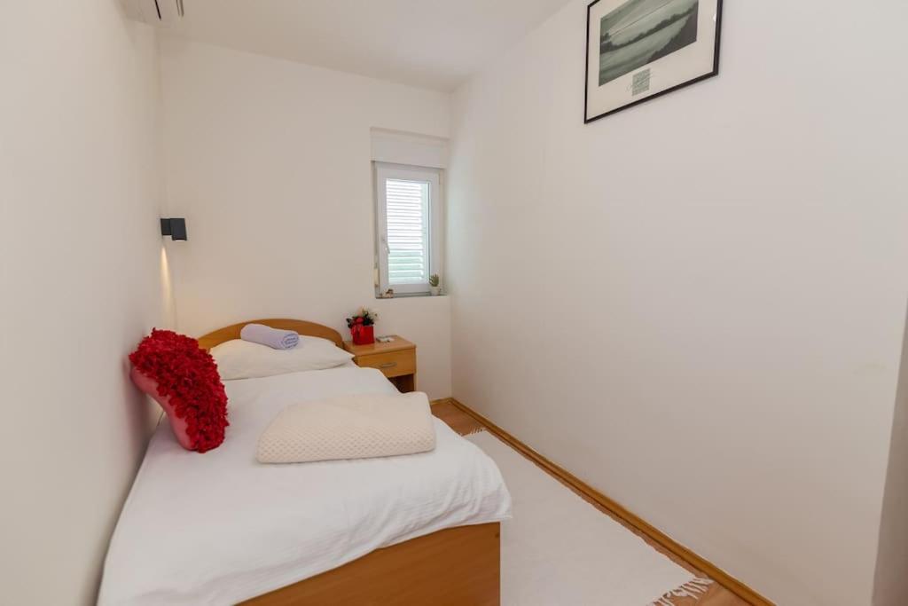 Postel nebo postele na pokoji v ubytování Holiday Home Šćurla