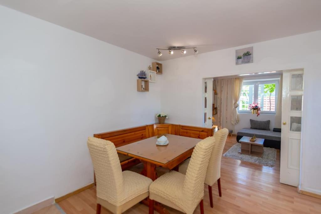 Posezení v ubytování Holiday Home Šćurla