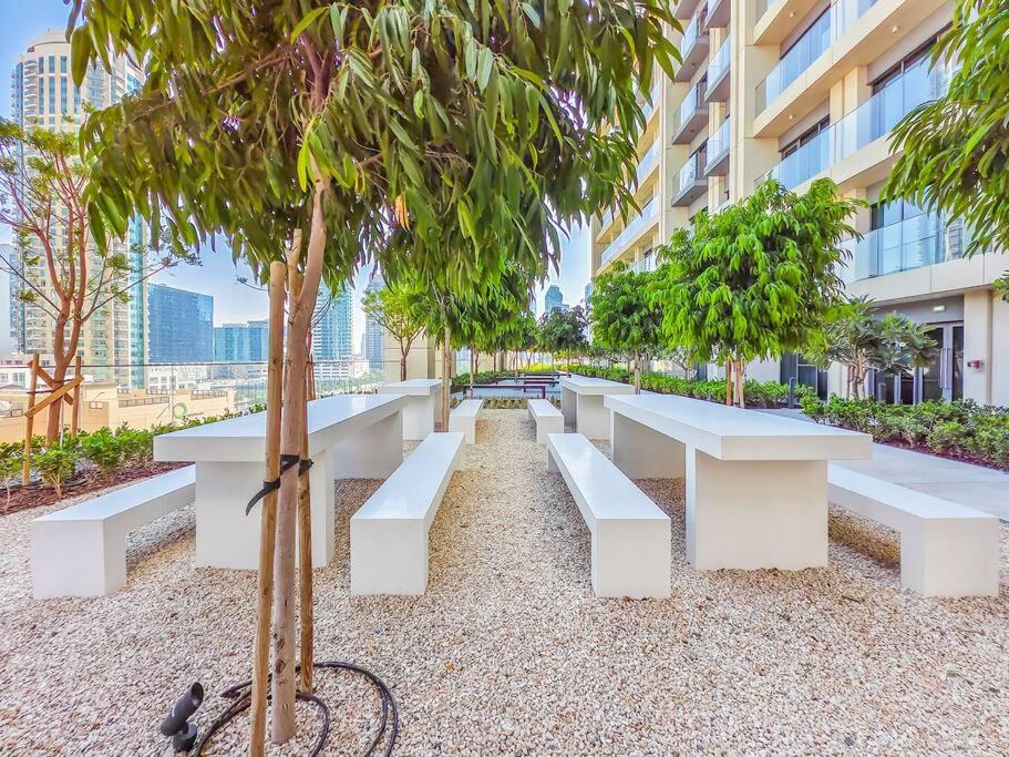 Fotografie z fotogalerie ubytování The Downtown Dreamer: A Trendy 1BR near Dubai Mall v Dubaji