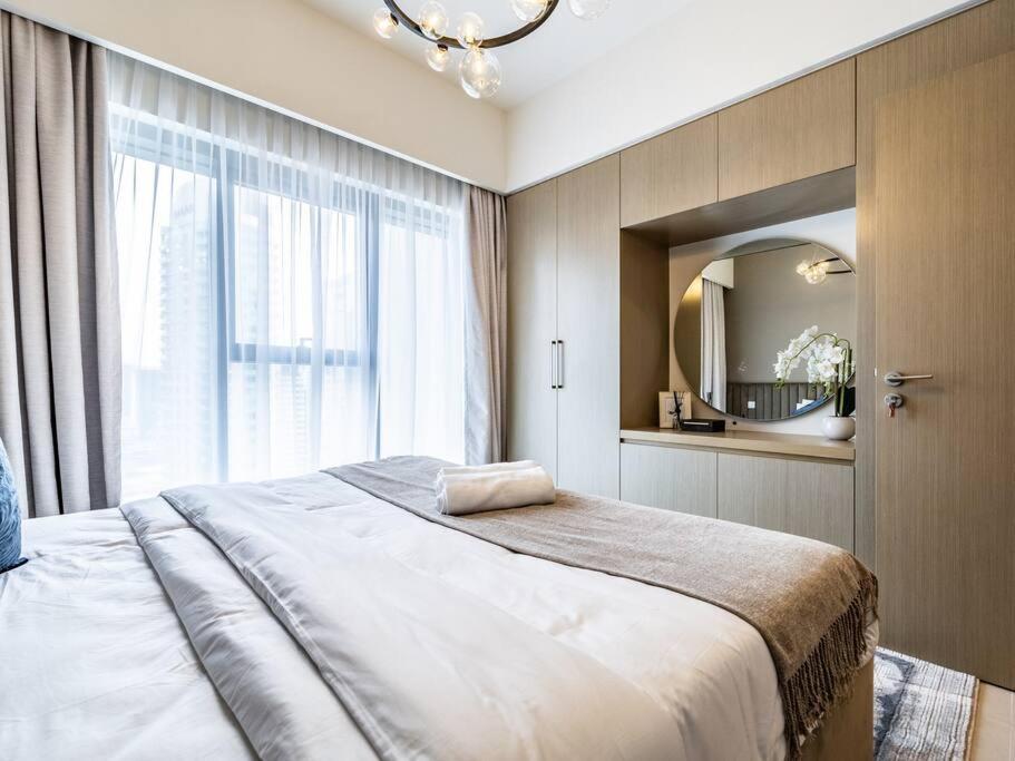 Fotografie z fotogalerie ubytování The Downtown Dreamer: A Trendy 1BR near Dubai Mall v Dubaji